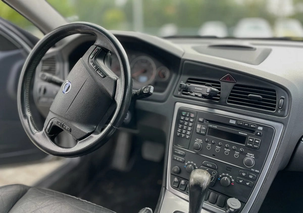 Volvo V70 cena 25000 przebieg: 277724, rok produkcji 2005 z Gliwice małe 407